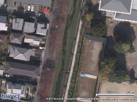 ホタルの川（京都市左京区地下鉄国際会館駅北スグ）