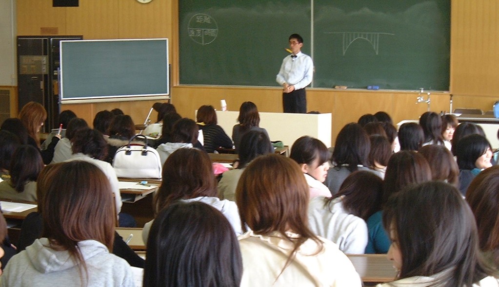 SPI対策予備校
アフロ松田
松田佳久
大阪夕陽丘学園短期大学